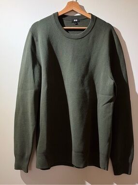 UNIQLO Men’s Crewneck Sweater - Olive